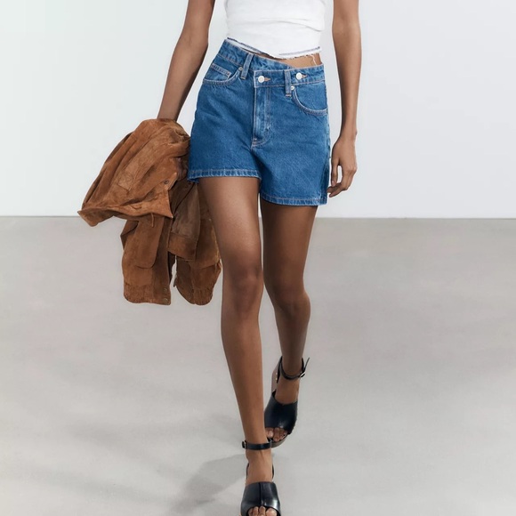 ZARA HIGH-RISE CROSS WAIST MOM FIT TRF DENIM SHORTS - Picture 1 of 9